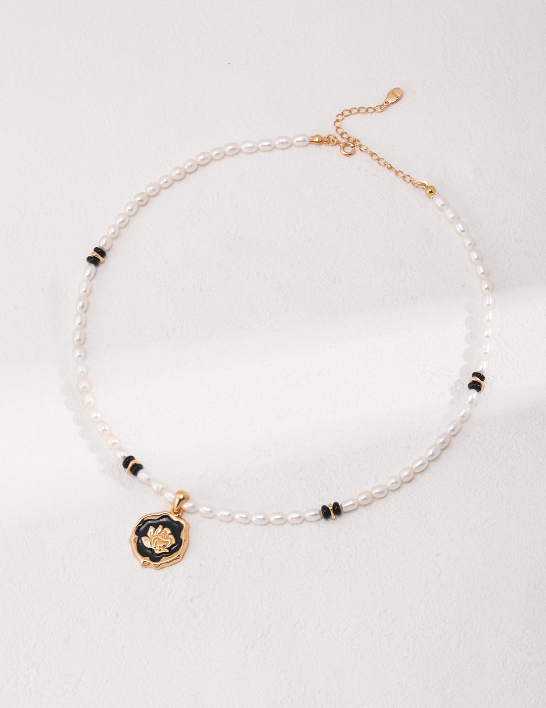 Channel Style Natural Pearl Gaze Drip  Necklace